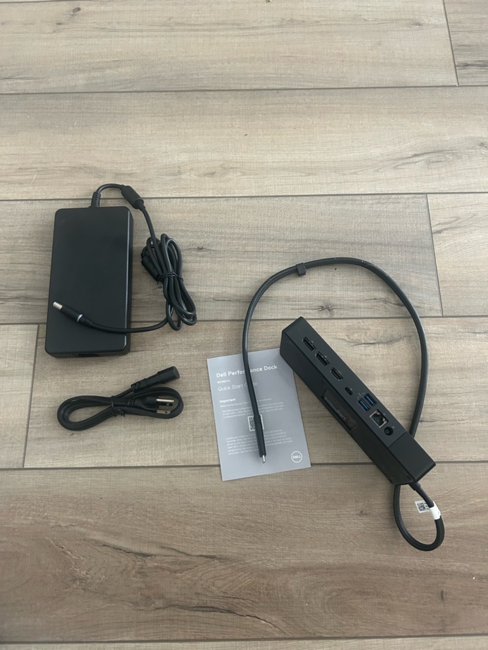 Dell Docking Station WD19DCS and Dell 240W Adapter